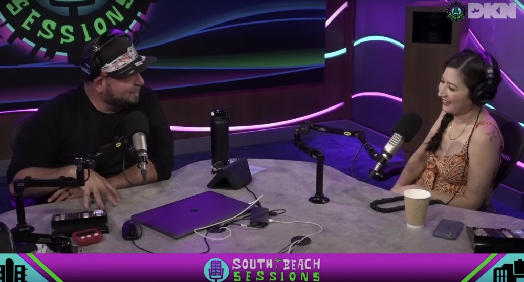 Mina Kimes signs Meadowlark deal, will make weekly appearances on The Dan Le Batard Show with Stugotz ow.ly/FWHj104Tp8K