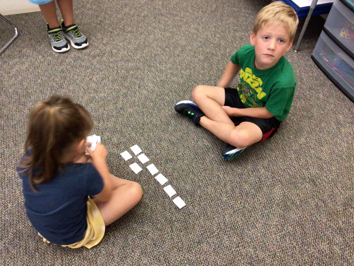 ElzeyMrs's tweet photo. Playing concentration to practice reading high frequency words! https://t.co/NOJBUczrH5