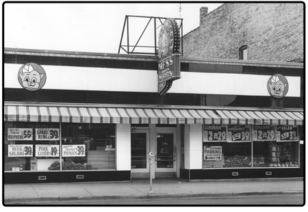 Flashback to our roots! 📷 Did you know Piggly Wiggly has been serving Wisconsin since 1949? Thank you for being a part of our history.
Photo from: shopthepig.com/about-us