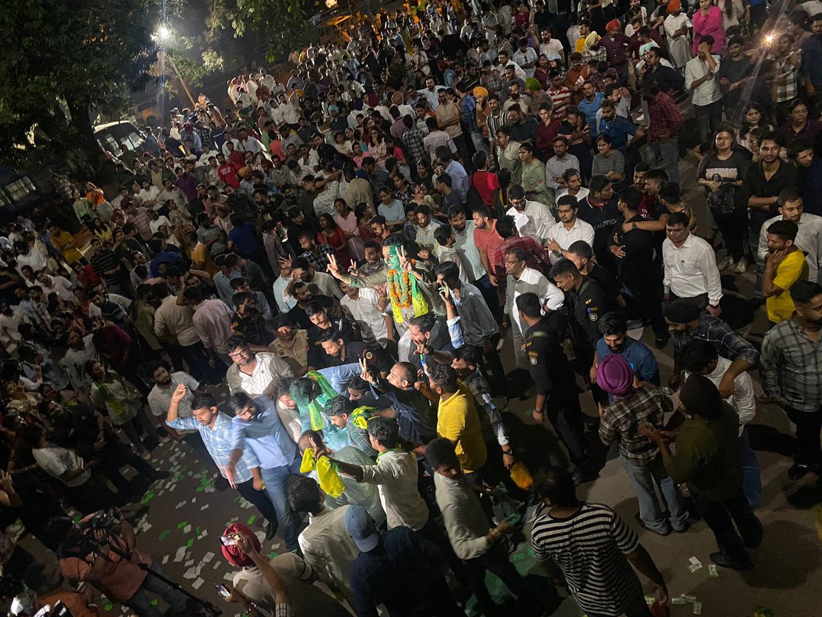 दुनिया देख रही है दम
1811 वोट के रिकॉर्ड अंतर से पंजाब यूनिवर्सिटी जीत गए हैं हम ✊✌️
<a href="/officialinso/">Indian National Students Organisation - INSO</a> <a href="/JJPofficial/">Jannayak Janta Party (JJP)</a>