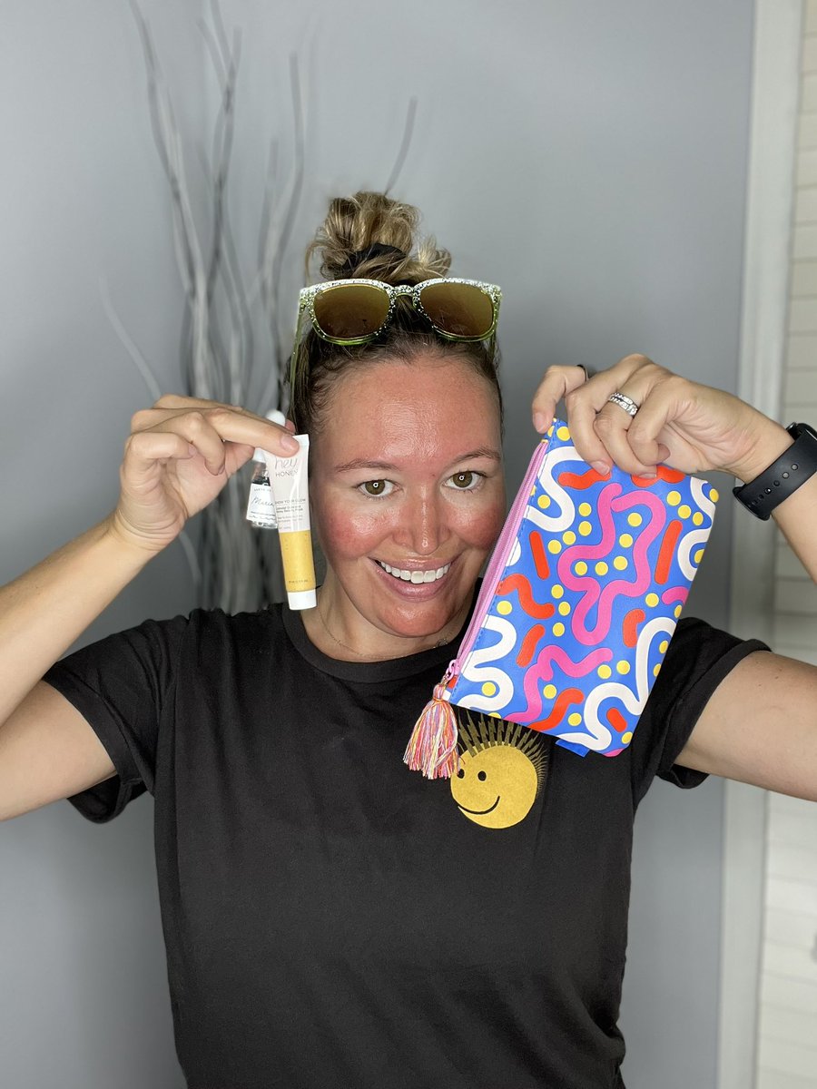Totally_Tash's tweet photo. Thanks for the glowing skin @IPSY, @heyhoney and @earthharborlife! #giftedbyipsy https://t.co/LTpg1zJw7t