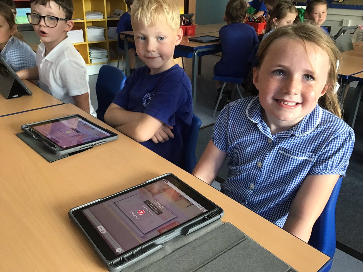 StPPPrimaryY2's tweet image. We used @Kahoot to assess our knowledge before starting our new Science topic: ‘Everyday Materials’.

We also did some vocabulary work to see what words we knew linked to materials.

#welovescience #preassessment #year2science