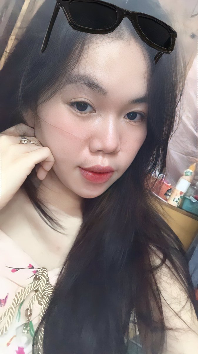 cengenggurl's tweet photo. Lebar amat jidatnya nengg https://t.co/WVUlBtJRKS