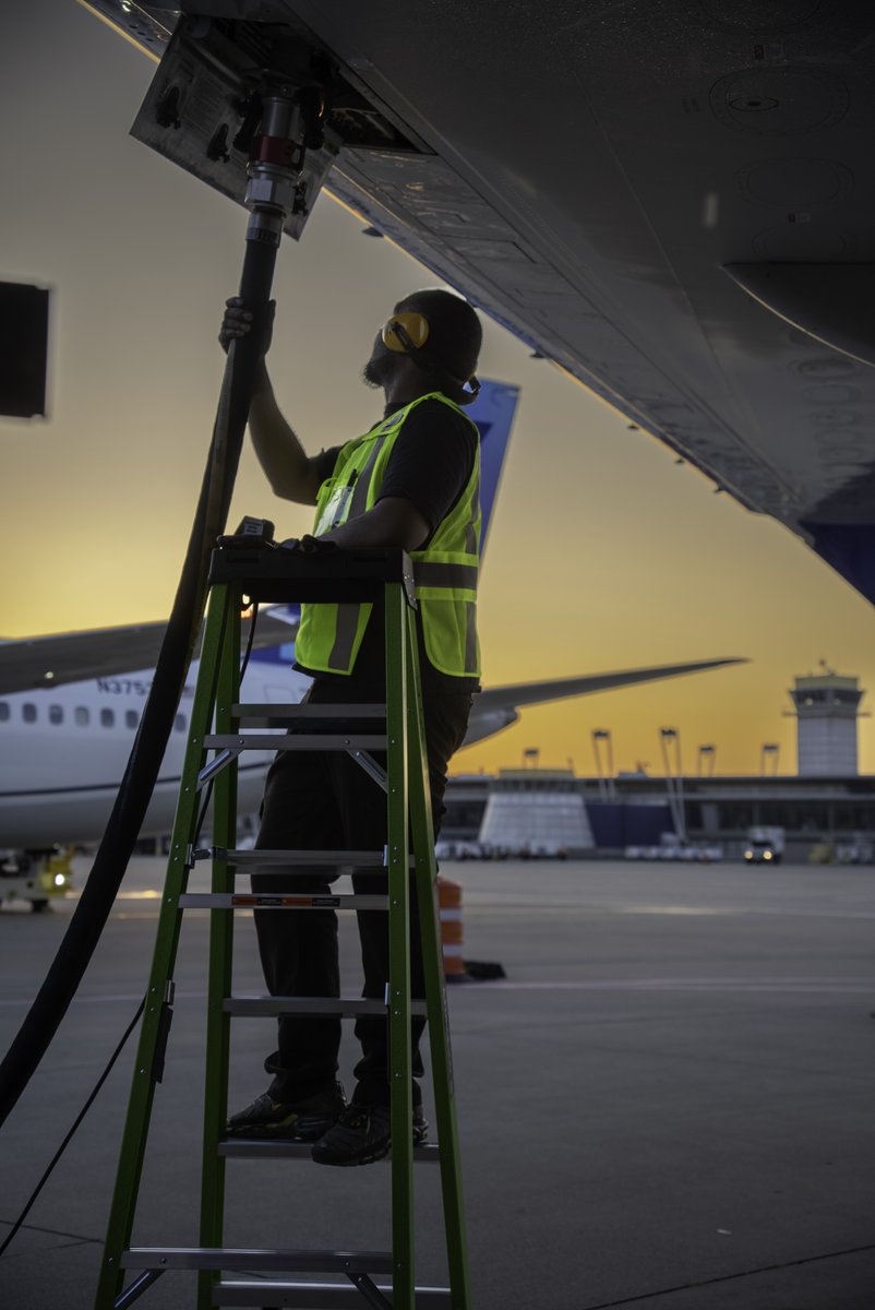 UGESocial's tweet photo. Successful Start-Up: ✅
Amazing Team: ✅
Second Into-Plane Fueling Station: ✅

Congrats to the entire Into-Plane Fueling team for the successful launch of our second aircraft fueling location! We are excited to welcome #TeamCLE into our family 💙✈️

#WeAreUGE | #Aviation | #CLE https://t.co/sA0gM0NMCz