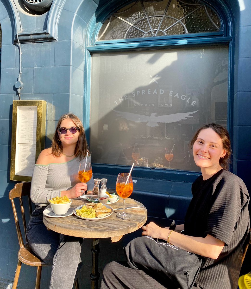 SpreadEagleNW1's tweet image. 31° in London means picky bits and @AperolSpritzUK … obvs ☀️

#heatwave #pickybits #publunch #summerspritz #aperolspritz