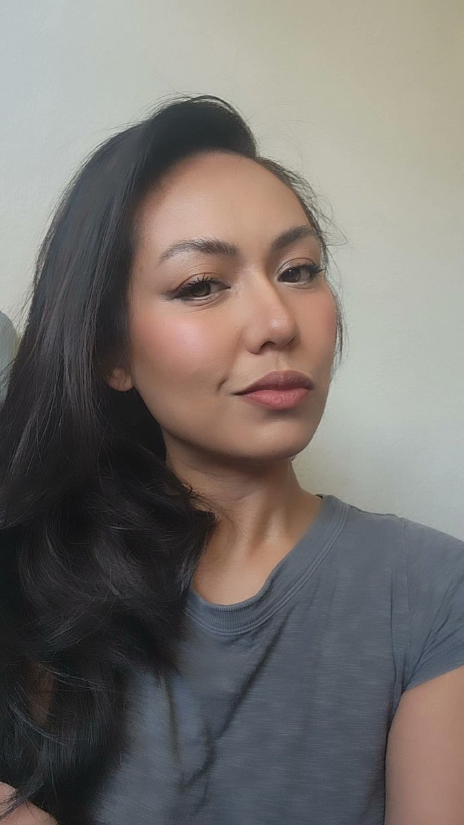 call_me_m4m4's tweet photo. I'm tired and my #lupus is flaring up again and somehow anxiety decided to join the mix. At least my makeup looks better than how I feel today 😌
#ChronicIllness #depressionsucks #lupusstruggles #makeupisselfcare #hourglass #glossier #lorac #dior https://t.co/ls3YUxni53