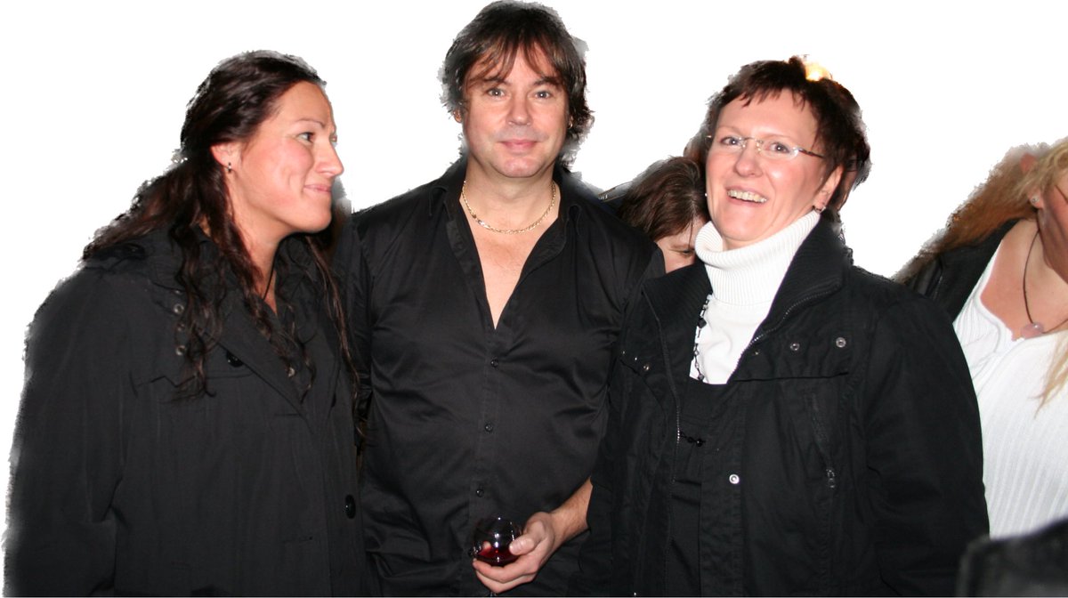 lis_susa's tweet photo. @BruceGuthro heartbroken to hear you have left us… thank you for your music and fantastic moments. My deepfelt condolences to your wife  and  children 🥺 https://t.co/PeMrGniSaE