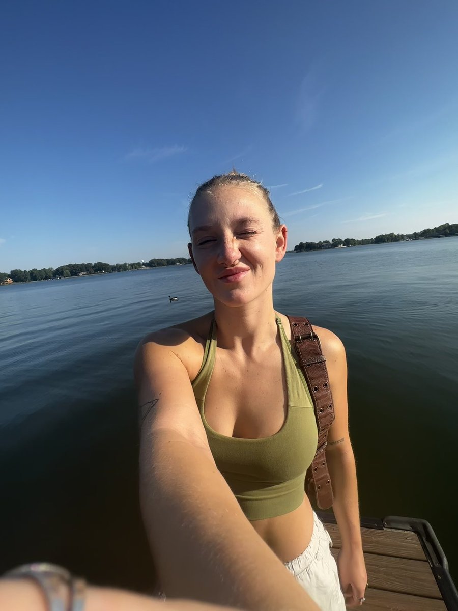 chellerbell's tweet image. P and I literally leave the country in 47 days. Imma speak for both of us and say we have no idea what’s going on.