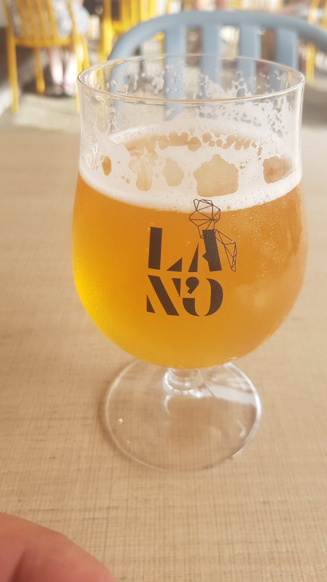 girafonarchive's tweet photo. Découvrir qu'en Vendée il y a deux alcools locaux.

Le gratte cul et la troussepinette.

Kikicékivagoutay ?😁😁😁
En attendant la bière de Noirmoutier c'est foutrement pas dégueu😋
#girafonvisite
#metslocaux https://t.co/NHT9yXbG4K