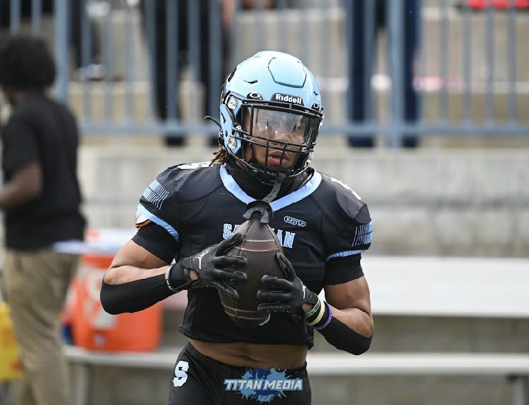 MichaelLEdward5's tweet photo. First game highlights check this out 🫣!!!

https://t.co/m0I1xzJC5g

@CoachKota 
@SalesianFB 
@FootballKingpin https://t.co/EG9YvSu8ZJ