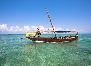 mystead's tweet photo. Safari blue trip in #Zanzibar is one among the best sea adventurse in the Zanzibar island, not only sailing along with the traditional dhow but also you can have snorkeling, swim, and relaxing on a white sandy beach on a sandbank #travel #traveler #traveldeals https://t.co/0577TDkllh