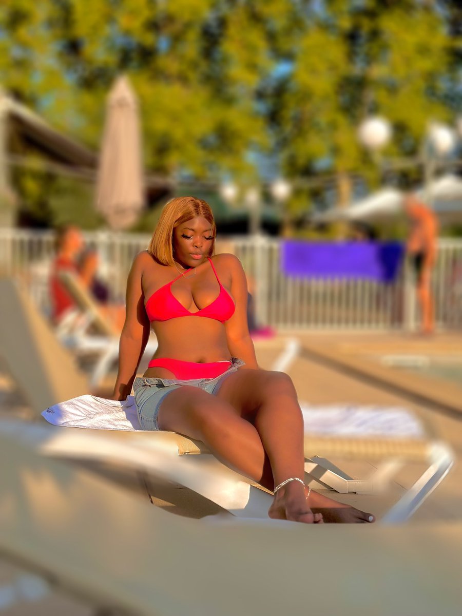 AddieMwara's tweet photo. Je reviens de mes vacances ,
J´ai oublié vos visages envoyez-moi vos photos svp 

#addielamwara 
#lastarapapa 
#nouriasmum https://t.co/FsrSr8hxzI