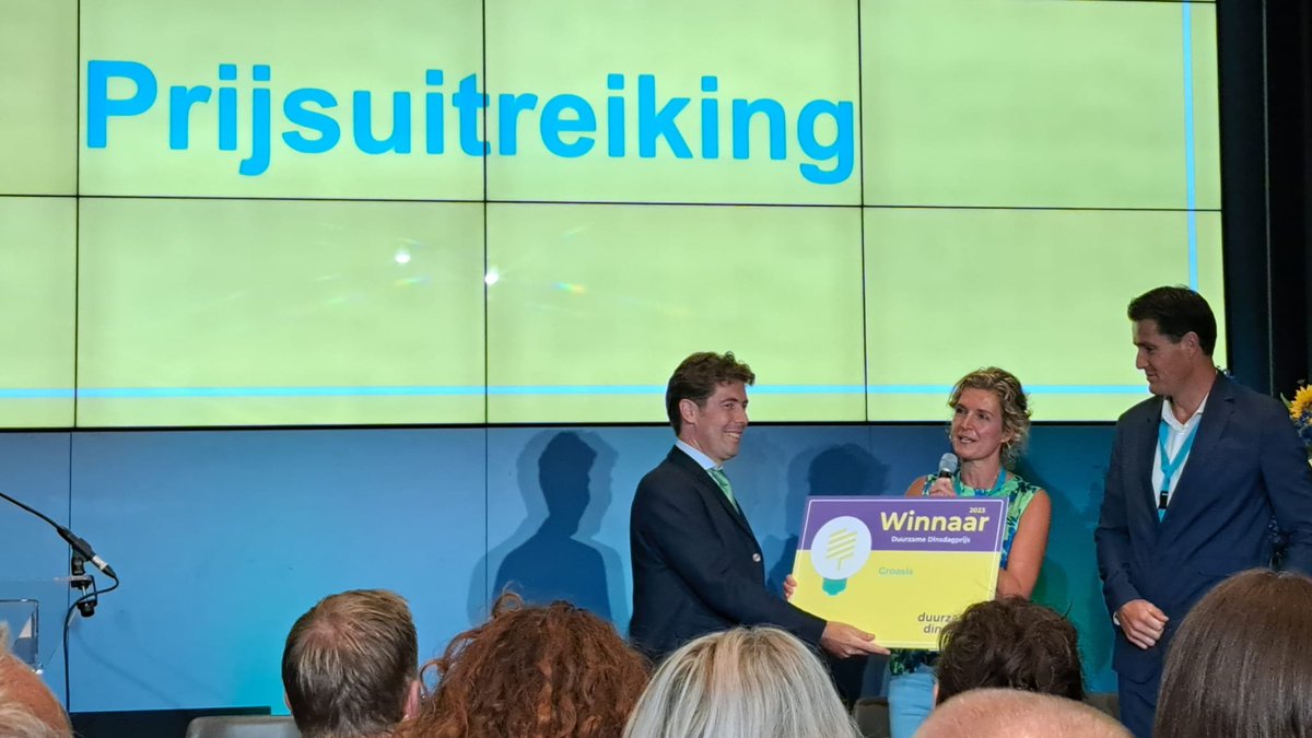 groasis's tweet image. Groasis is zeer erkentelijk dat ze tot 1 van de winnaars van Duurzame Dinsdag 2023 is gekozen.
duurzaam-ondernemen.nl/bamboi-fixbrig…
Bekijk onze pitch: youtube.com/watch?v=0SAU0L…
We hopen dat politiek Den Haag mogelijkheden ziet in ons duurzame en groene plan en daarop hun beleid gaat aanpassen.