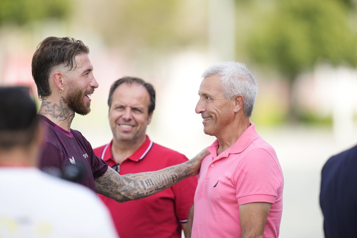 Bienvenido <a href="/SergioRamos/">Sergio Ramos</a> al <a href="/SevillaFC/">Sevilla Fútbol Club</a> un placer tenerte de vuelta y abrazarte esta mañana gracias por tu mensaje de ánimo!!!