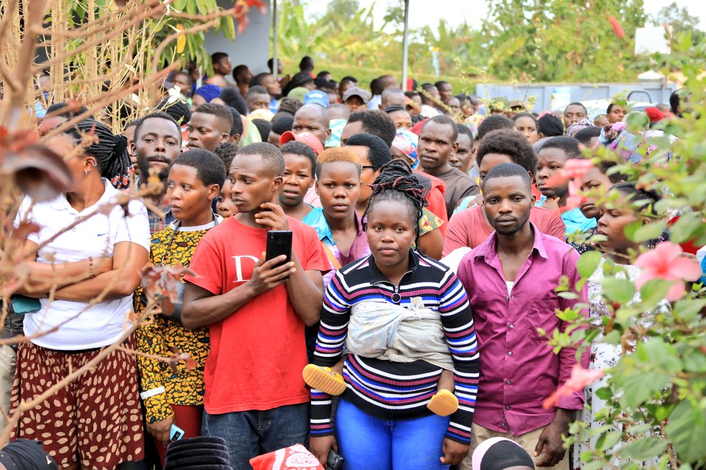 Mu kiganiro amaze kugirana n'itangazamakuru, Umuyobozi Nshingwabikorwa w'Akarere @amutsinzi1515 yongeye gusaba  abaturage b'Akagali ka Busanza <a href="/KanombeSector/">Kanombe Sector</a> kudakuka umutima nyuma y'ikibazo cy'Umuturage uzwi nka Kazungu Denis ukurikiranyweho kwica abantu muri aka Kagali.(1)