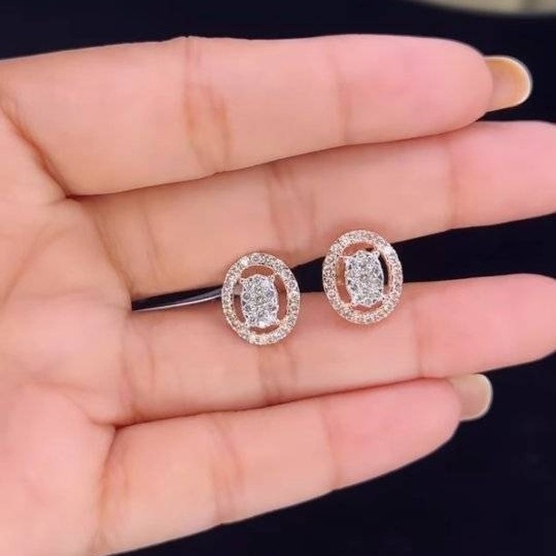 ✨ Discover the allure of these beautiful earrings, a perfect blend of sophistication and style IG tirtham_jewels2023

#ElegantEarrings #DazzlingDrops #TimelessBeauty #EarringEnvy #StatementJewelry #JewelryAddict #FashionFinesse #EarringsOfTheDay #SparklingGems