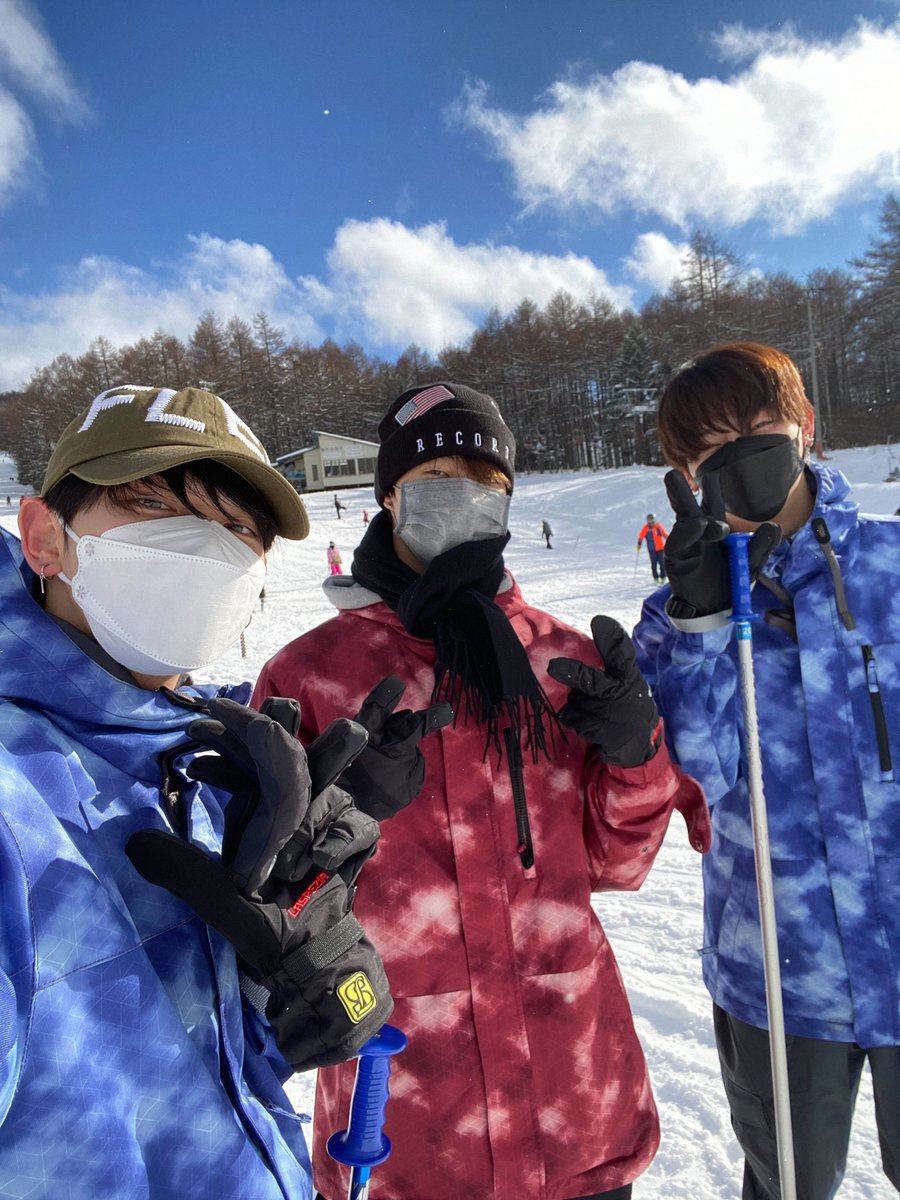 andTEAM_members's tweet photo. これからはぼくも少しでもリーダーのお手伝いできるように努力します!!
EJくんも辛いこととかあったら共有してね!!
また一緒に旅行したり温泉行ったりしたい!! 😊
大好き!!🩵
#andTEAM #HARUA
#HAPPY_EJ_DAY https://t.co/Rsya77yNHm