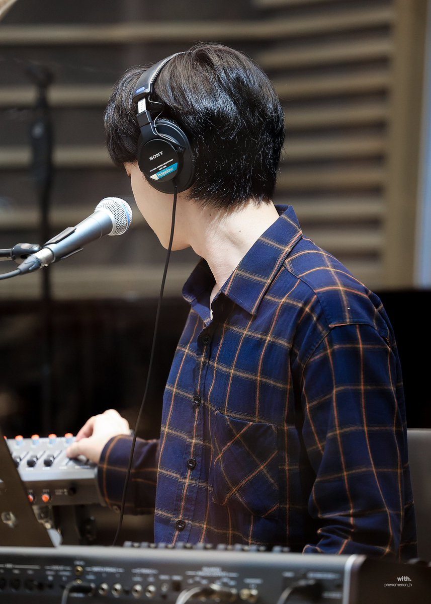 withphenomenonh's tweet photo. 230905 데키라 하우스워밍파티

#하현상 #현상 #Hahyunsang https://t.co/3WyYlRz7N9