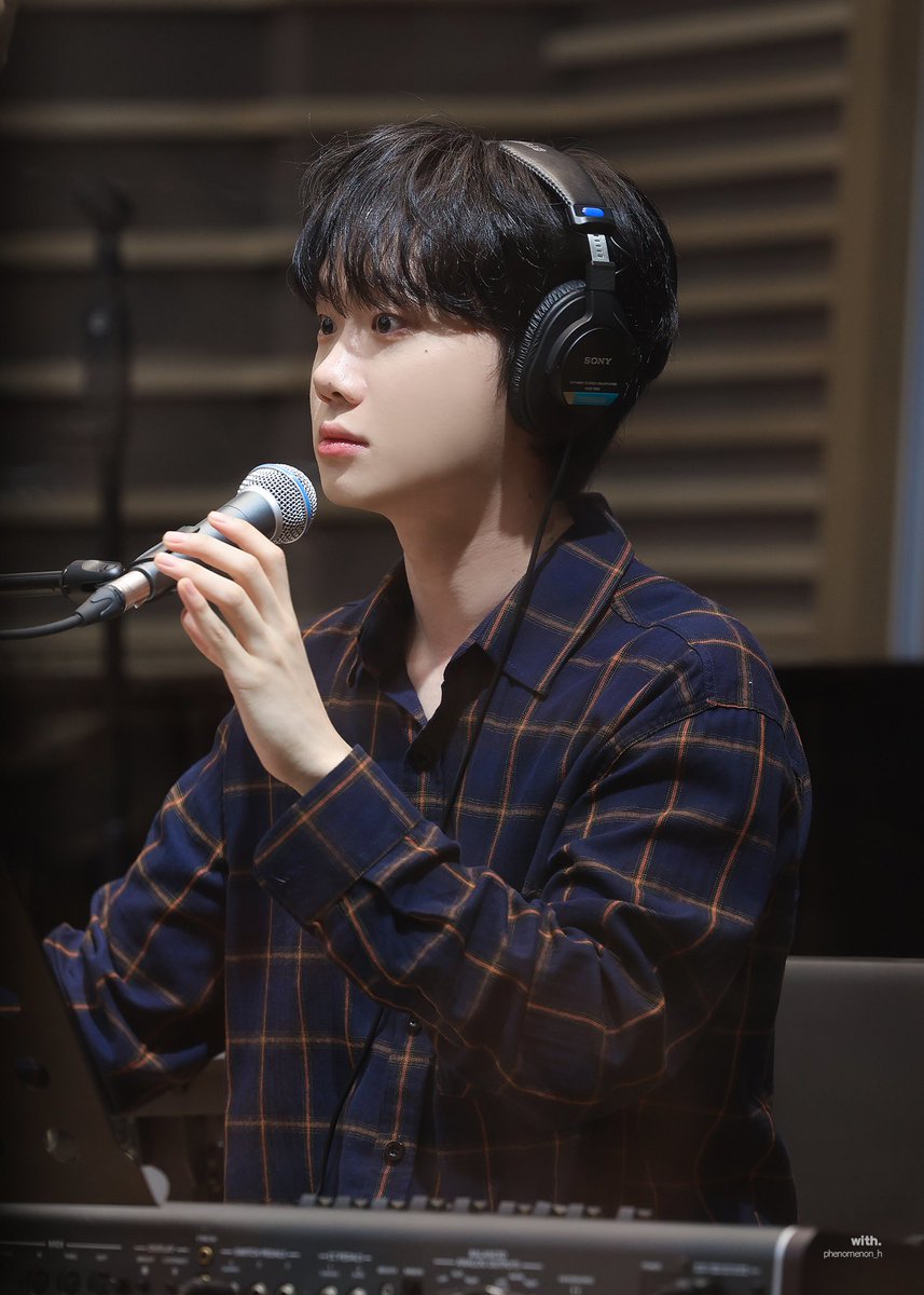 withphenomenonh's tweet photo. 230905 데키라 하우스워밍파티

#하현상 #현상 #Hahyunsang https://t.co/3WyYlRz7N9