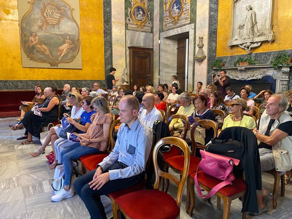 PiemonteDalVivo's tweet photo. Oggi pomeriggio a #Cuneo si presenta la nuova stagione del #TeatroToselli, con tante novità, spettacoli e per la prima volta repliche audiodescritte  #Piemonte #Teatro  https://t.co/oUM3sTGnUS https://t.co/n0ZxrhaXsd