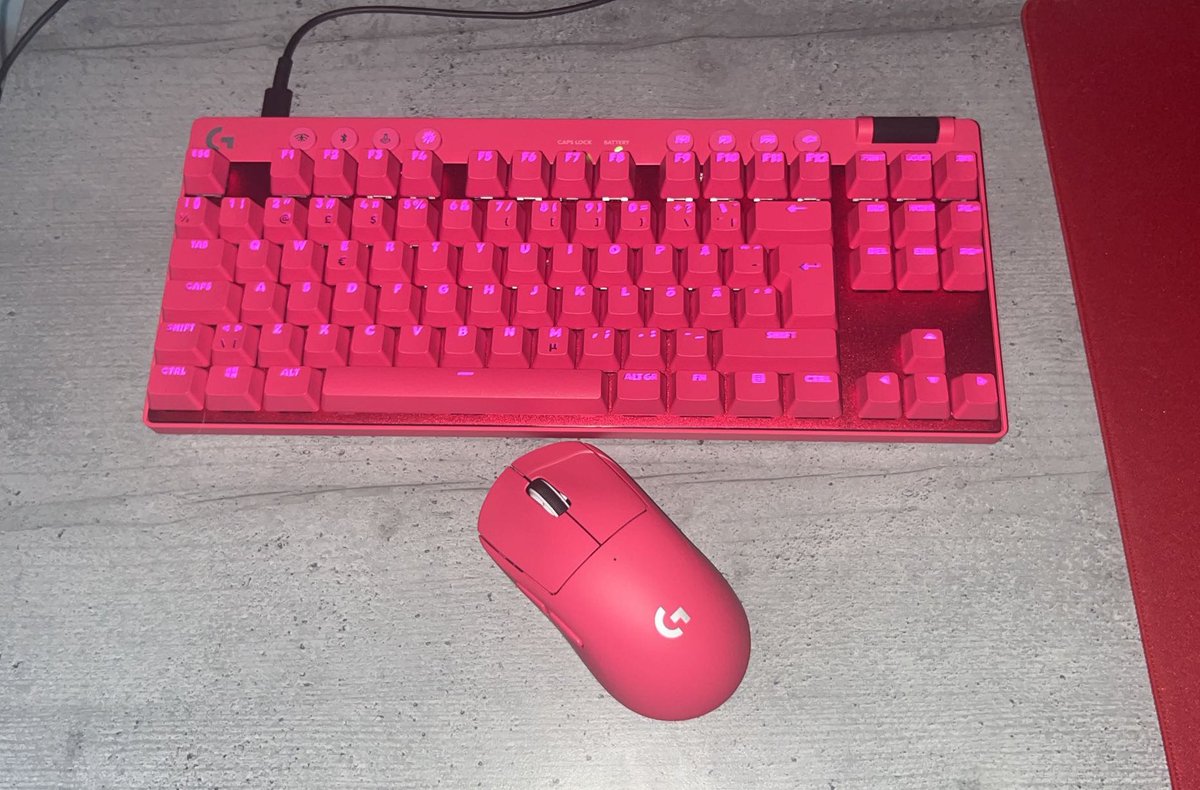 myltsii's tweet image. Setup update, @LogitechGesport PRO X series in magenta 💕
#PROXSeries #PROXSuperlight2 #PROXTKL #PROX2