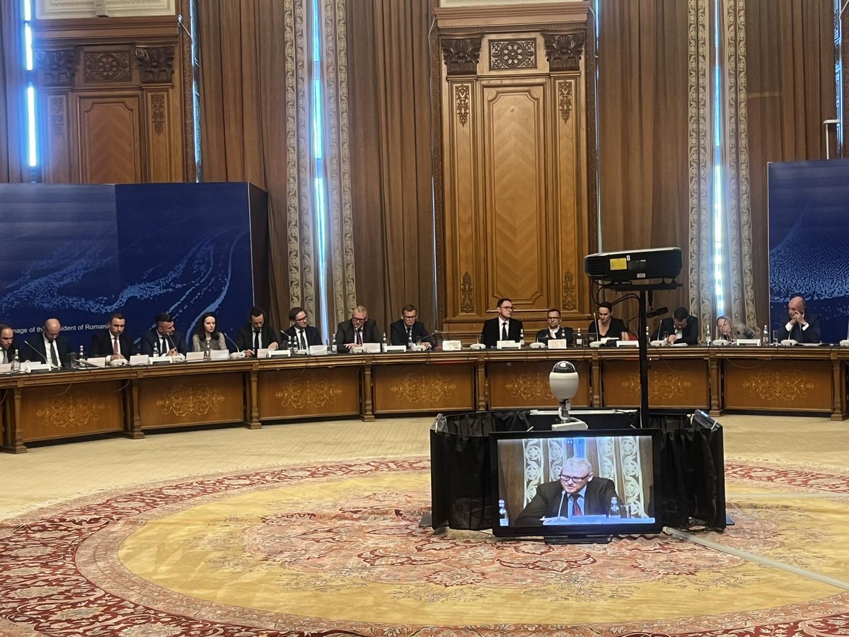 CEE Digital Coalition (@ceecoalition) on Twitter photo Cooperation between the public and private is often the key to tackling many, major challenges we face in the digital sphere - <a href="/PawelGruza/">Paweł Gruza 🇵🇱</a> VP at @pkobp during the roundtable organised by #CEEDigitalCoalition at <a href="/3seaseu/">Three Seas Summit</a> in Bucharest Cooperation between the public and private is often the key to tackling many, major challenges we face in the digital sphere - <a href="/PawelGruza/">Paweł Gruza 🇵🇱</a> VP at @pkobp during the roundtable organised by #CEEDigitalCoalition at <a href="/3seaseu/">Three Seas Summit</a> in Bucharest