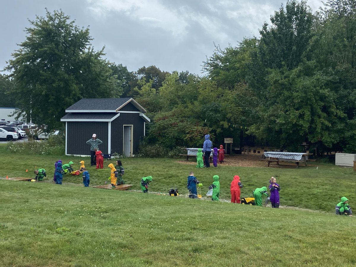 Morning showers mean Cat Tracks Preschool students get to explore water moment!  Couldn’t wait to join the fun! ⁦<a href="/JenisonSchools/">Jenison Public Schools</a>⁩