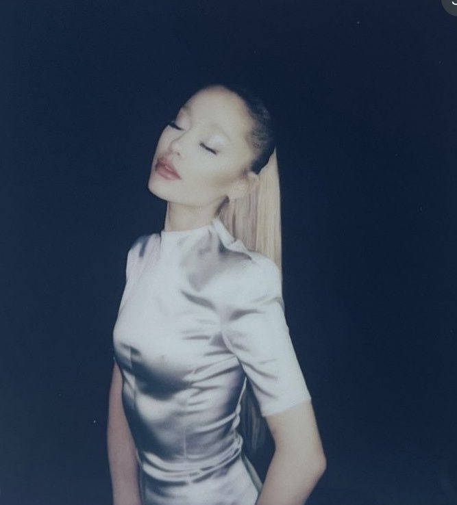 infoari's tweet image. ARIANA GRANDE