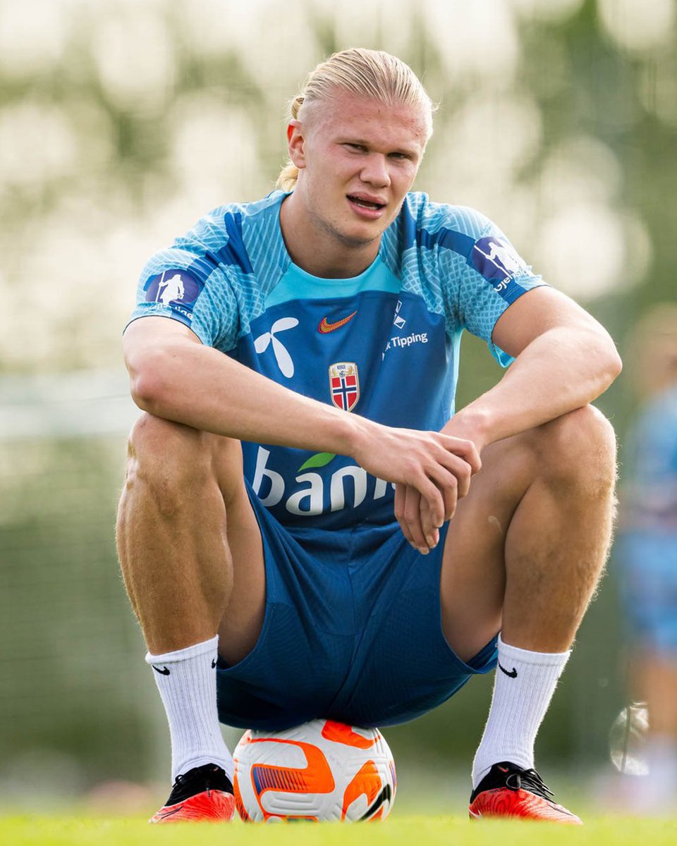 TeamHaaland9's tweet photo. Training day 2 🇳🇴

@erling https://t.co/xUS27xCc47