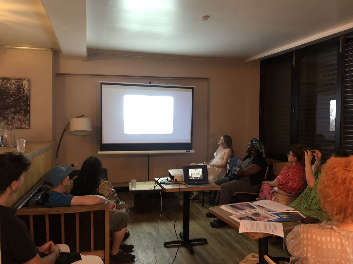 MakeItInBrixton's tweet photo. A BIG thank you to guest artist Blu Smith &amp; everyone who attended this month’s Wom+n’s Creative Network x WOCI Reading Group. The session was truly inspirational &amp; enriched by valuable discussion! 🖤

🔗 Sign up to our Wom+ns Creative Network newsletter https://t.co/rDqui9r2hd https://t.co/t641syiX7o