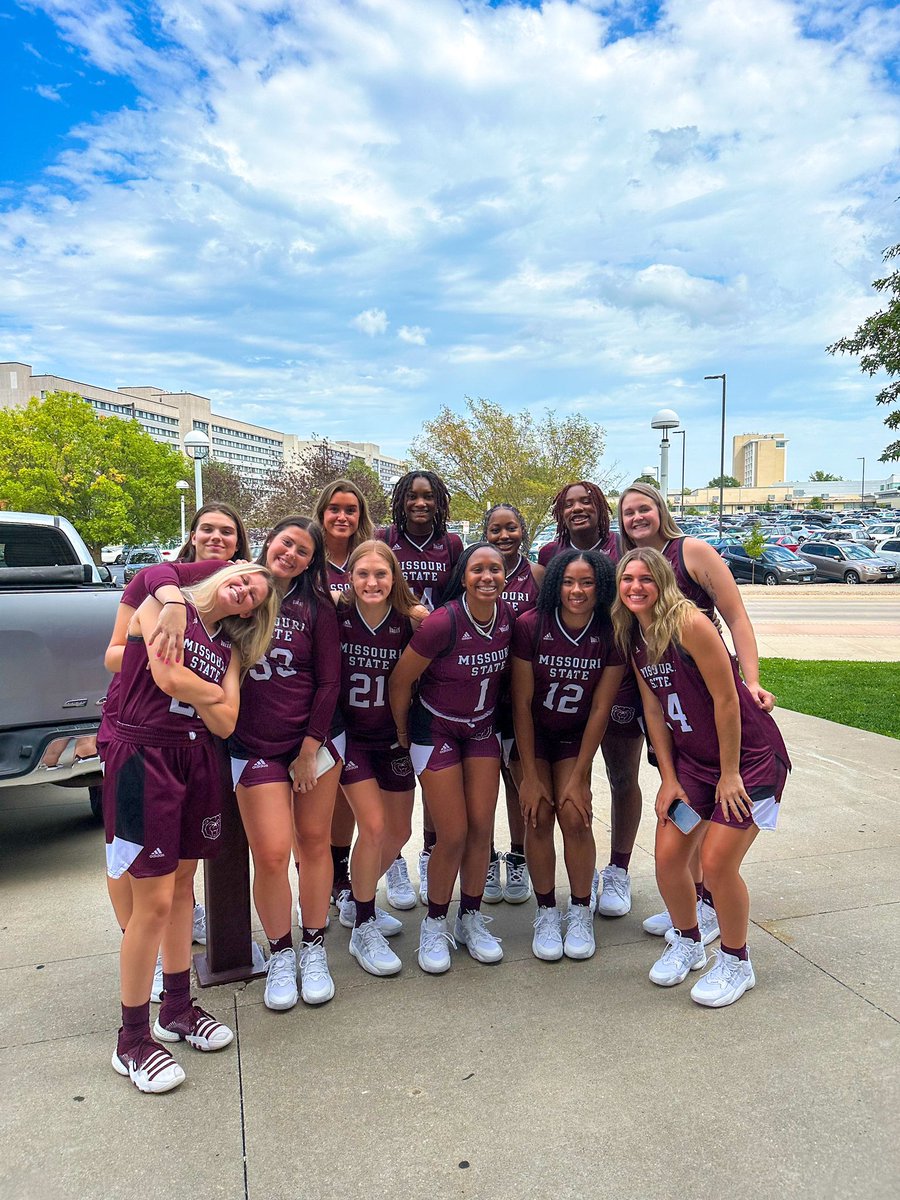 MarchMadnessWBB's tweet photo. 😀 ➡️ 😎

#NCAAWBB x 📸 @MSULadyBears https://t.co/B4S4iLrz7k