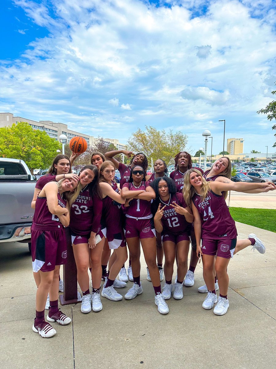 MarchMadnessWBB's tweet photo. 😀 ➡️ 😎

#NCAAWBB x 📸 @MSULadyBears https://t.co/B4S4iLrz7k