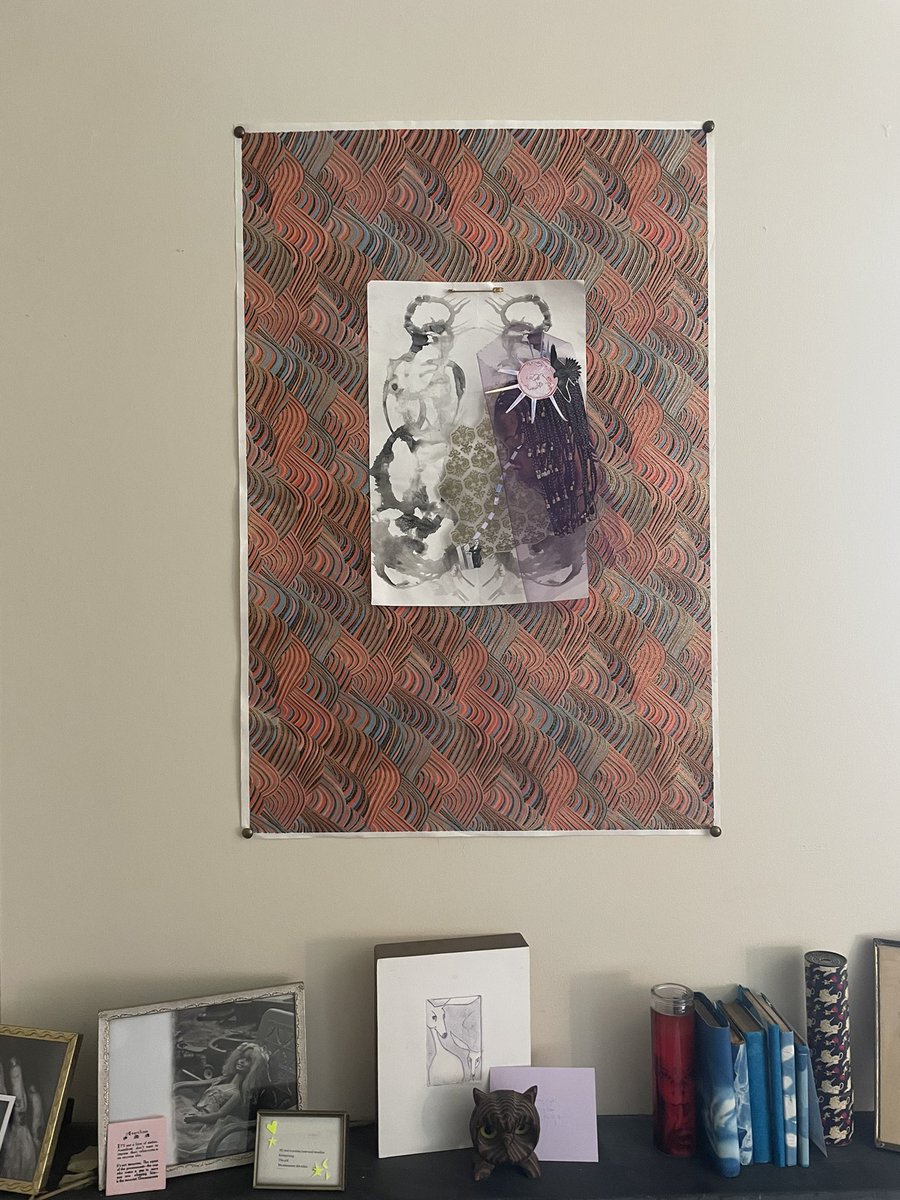 love_an_artist's tweet image. Scenes from the un*named zine library. #zines #zinelibrary #unnamedzinelibrary