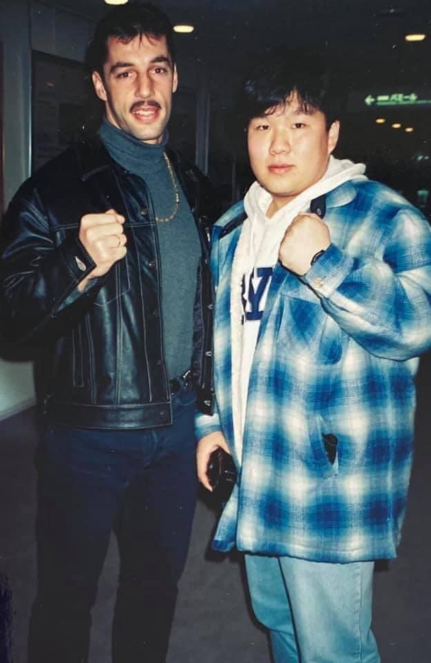 Masa_Anchan1971's tweet photo. Happy birthday to Andy Hug in heaven🎂😭🙏
I miss him😭🙏🇯🇵🇨🇭
今日はアンディ・フグさんのお誕生日です。
#AndyHug #K1 #birthday #fatassmasa #RIP https://t.co/w0k8bFYMDV