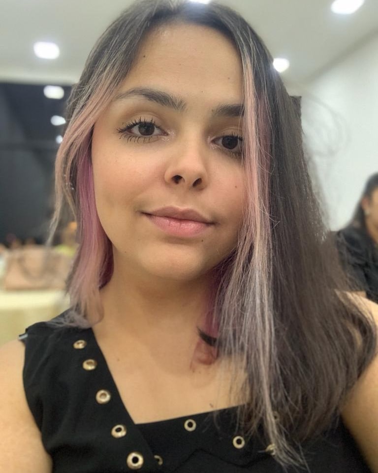 bahifeels's tweet photo. eu i minha namorada de mechinhas rosa 🩷

#K1SD #Kep1ianSelcaDay #MagicHour https://t.co/kITsFeBklX