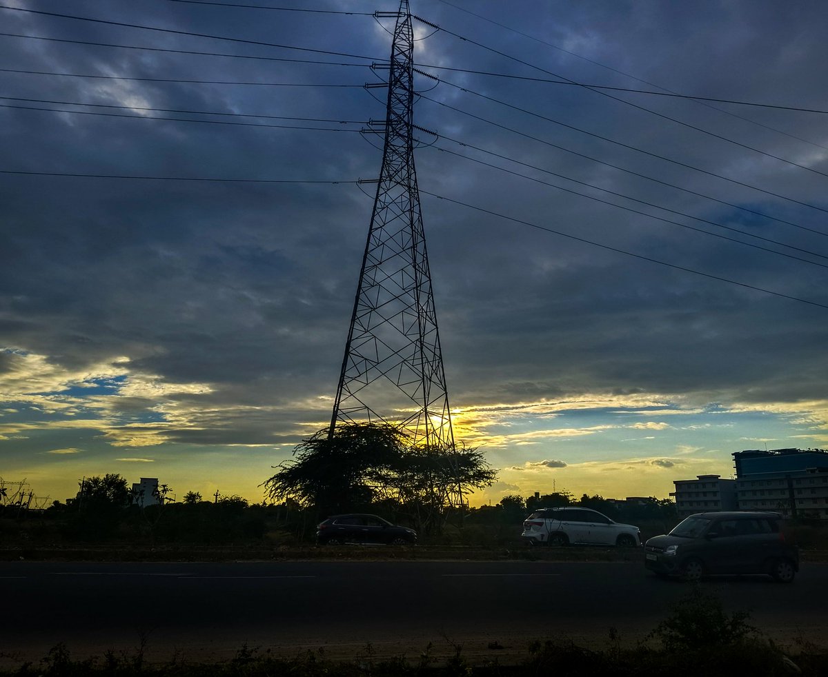 im_lakshh's tweet photo. Sunsets are like God's paintings in the sky🌄🌻.
#photo #photogram #photographer #photooftheday #pictures #photographyislife #capture #instalove #picoftheday #keepitsimple #exposure #collectivelycreate #instagood #TwitterX #Twitter https://t.co/7A1yflegkC