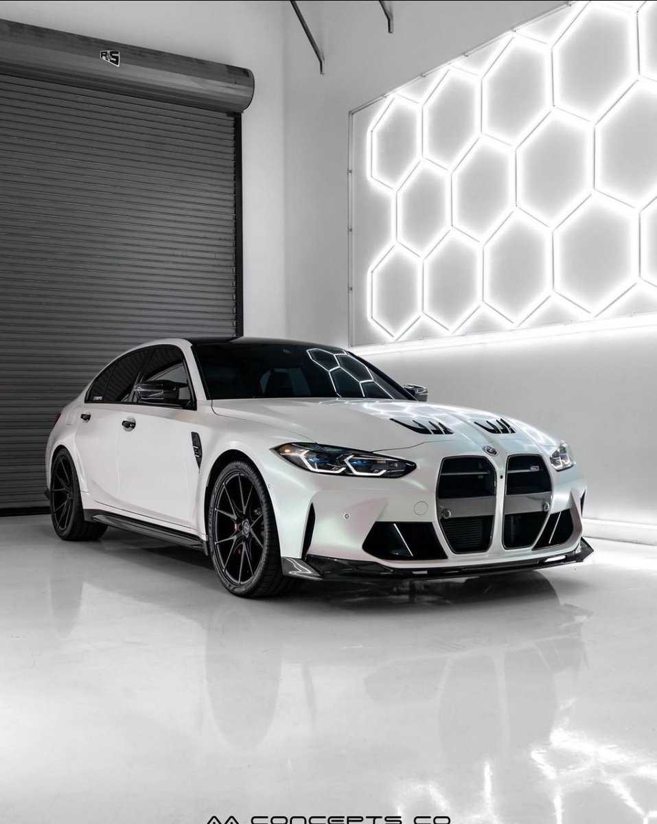 BMW M3 Competition ⚪