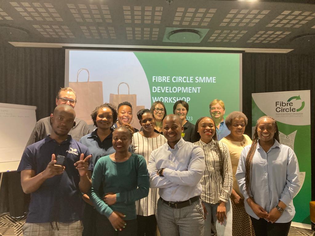 FibreCircle's tweet image. We&apos;re thrilled to empower and uplift small businesses with tailored support. With insights and support from a network of dedicated stakeholders, we&apos;re taking entrepreneurship to new heights. 🌐🚀 #SmallBusinessSuccess #Entrepreneurship #SMMEDevelopment