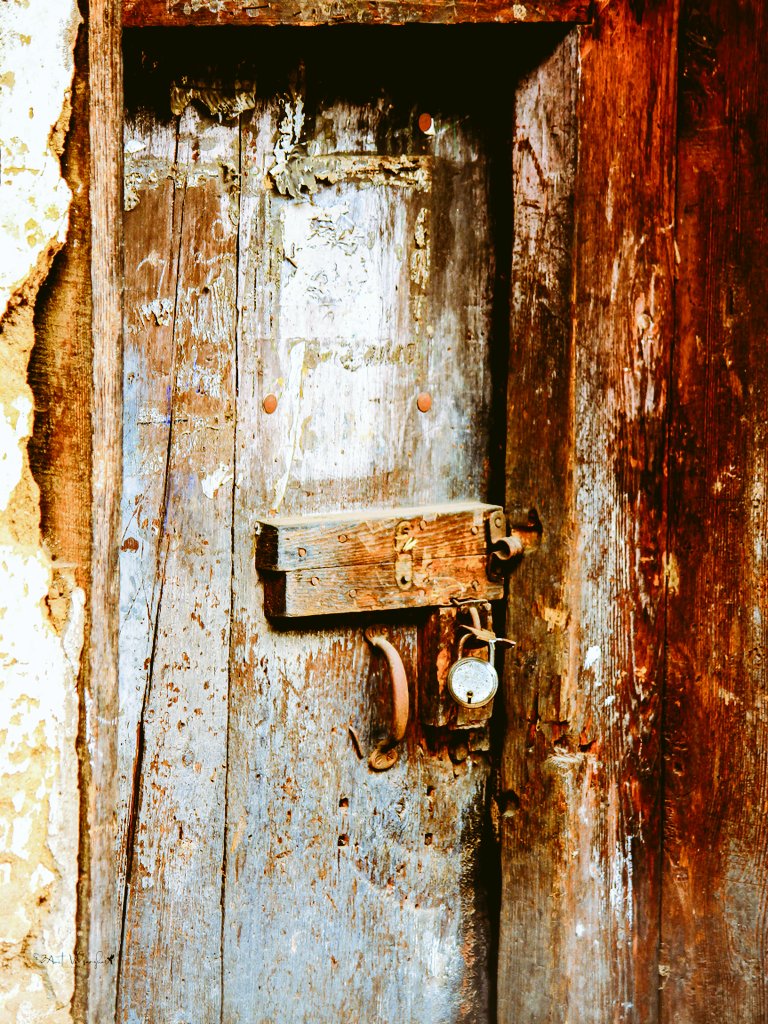@Elliott_Grogan #doors #locks #remote #village #mountains #bhutan #bhutantourism