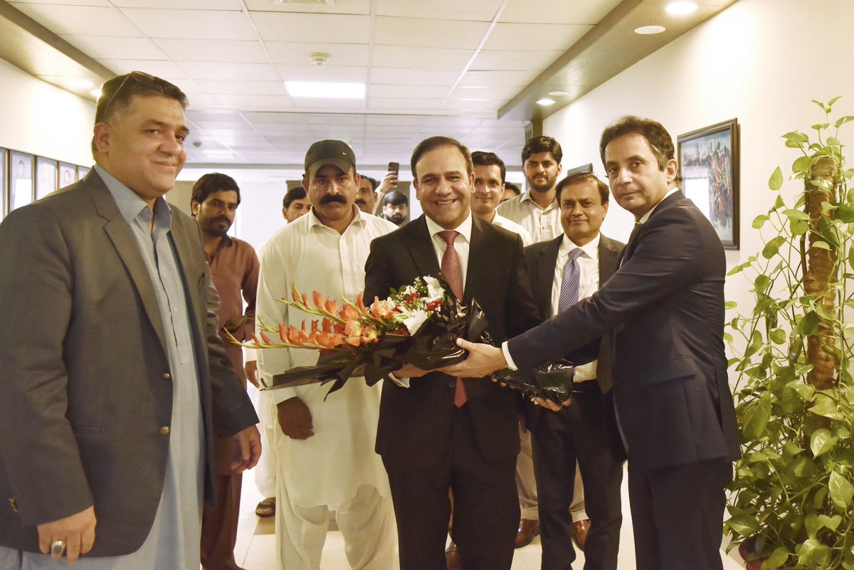Umar Saif tweet media
