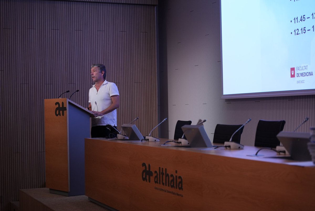 u_medicina's tweet photo. 📢 La Facultat de #Medicina de la @uvic_ucc dona la benvinguda als estudiants dels tres graus i inicia el curs 2023-2024

L'acollida dels estudiants de 3r, 4t, 5è i 6è del grau en #Medicina es va fer ahir a la UDT #Manresa i avui han començat les classes
👉https://t.co/oZzfwky8RF https://t.co/76ZypOBn2n