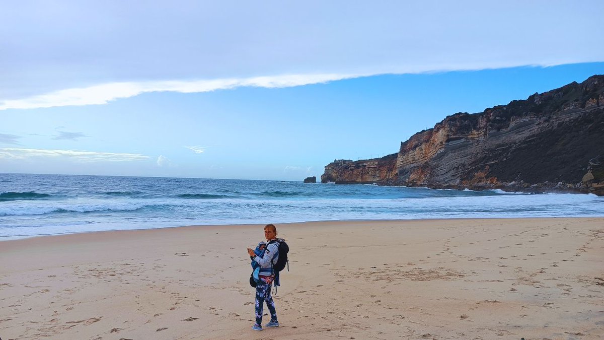 AlizeeJuillard's tweet photo. Vous êtes déjà allé à Nazaré au Portugal ?

Notre vidéo ici : https://t.co/Rm57WgVCNK

Je suis littéralement dingue de cette ambiance hors saison sur les plages portugaises ! 
#horssaison #Portugal #voyageauportugal #travelfamily #familleenvoyage #nazaré #campingcar https://t.co/V3uktBB2Ev