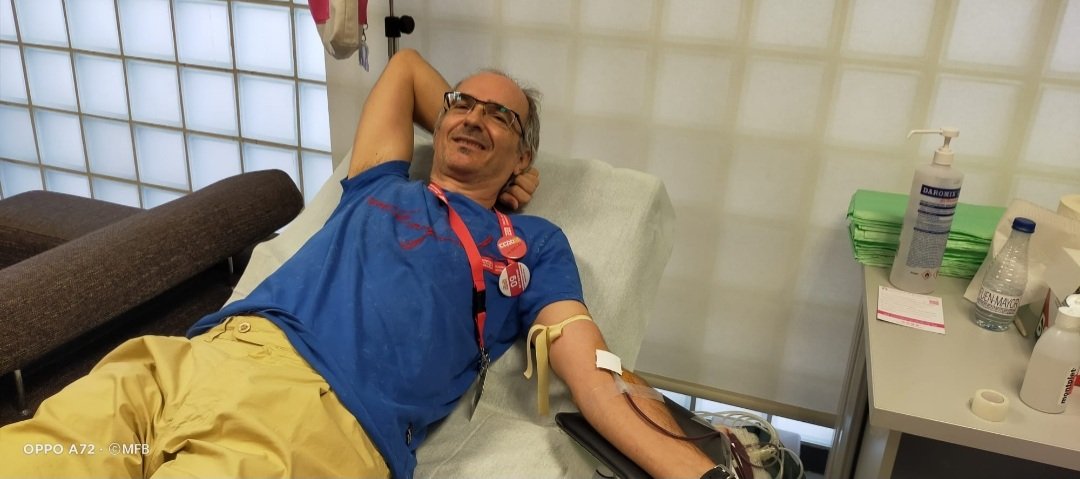 FSSCCOOIBALEARS's tweet photo. 🔴Nuestro delegado sindical en Son Espases nos anima ,si estás en condiciones, a donar sangre.
Es un gesto valioso que puede ayudar a personas en situaciones médicas críticas. ¡Tu sangre puede ser la que haga la diferencia! #DonaciónDeSangre #SalvaVidas https://t.co/0eA05umXou
