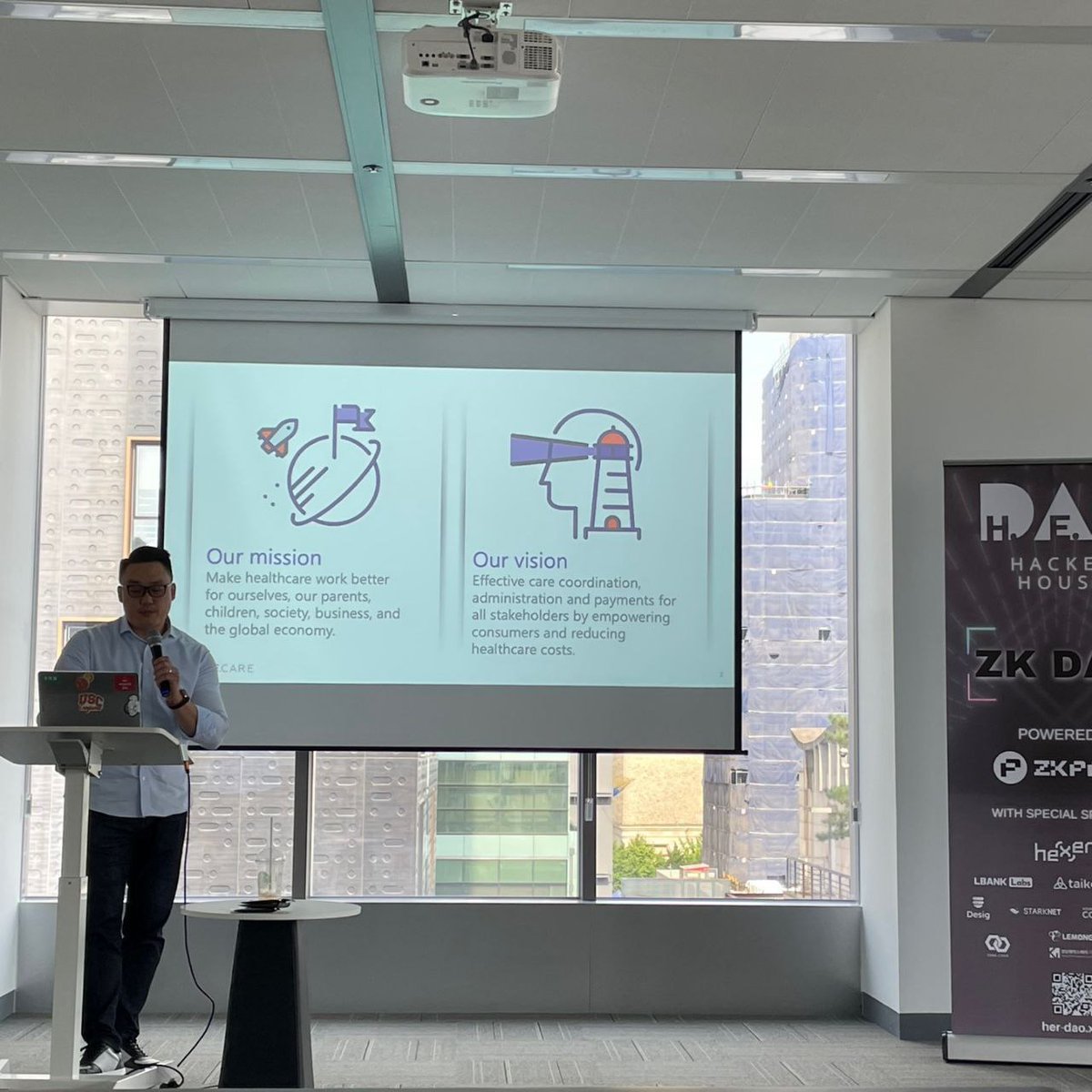 PEACEOKONDAN1's tweet photo. Korea’s biggest blockchain event is here! It Started from 4th Sept all the way till 10th Sept, #KBW2023 is made up of many events &amp; conferences, &amp; #SolveCare is in the thick of it.
#SolveCare is sponsoring &amp; participating in 2 separate events throughout the week! https://t.co/cElUAsrNUQ