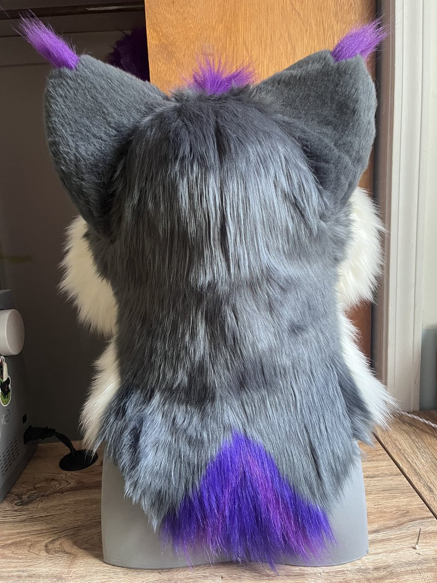 Finished photos of Polaris the Snow Leopard/Lynx! 

That purple is so pretty 💜
Now onto another snep!