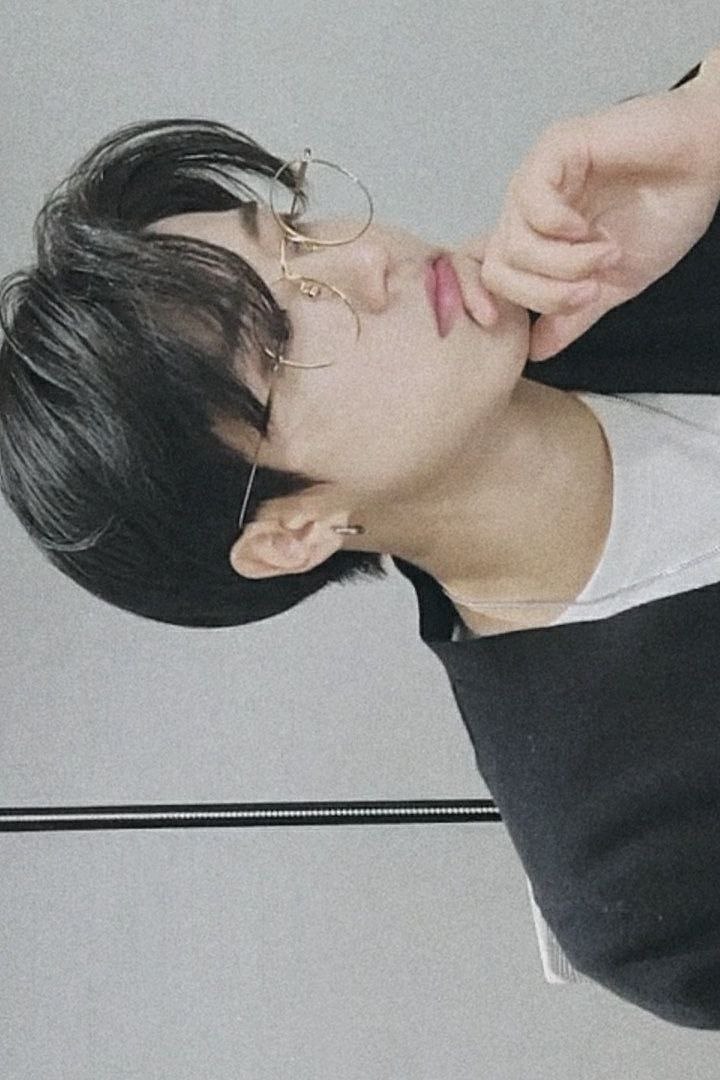 my_lovely_louis's tweet photo. #minsung 🔞 ау, в которой хан джисон ненавидит ли минхо. он ведь кобель, как его можно любить? и что, что сердце, когда он рядом, бьётся с бешеной силой, а когда минхо касается, то джисона вообще уносит. он все равно его ненавидит. только сам в это, кажется, перестал верить. https://t.co/Ea8TKx8Ui2