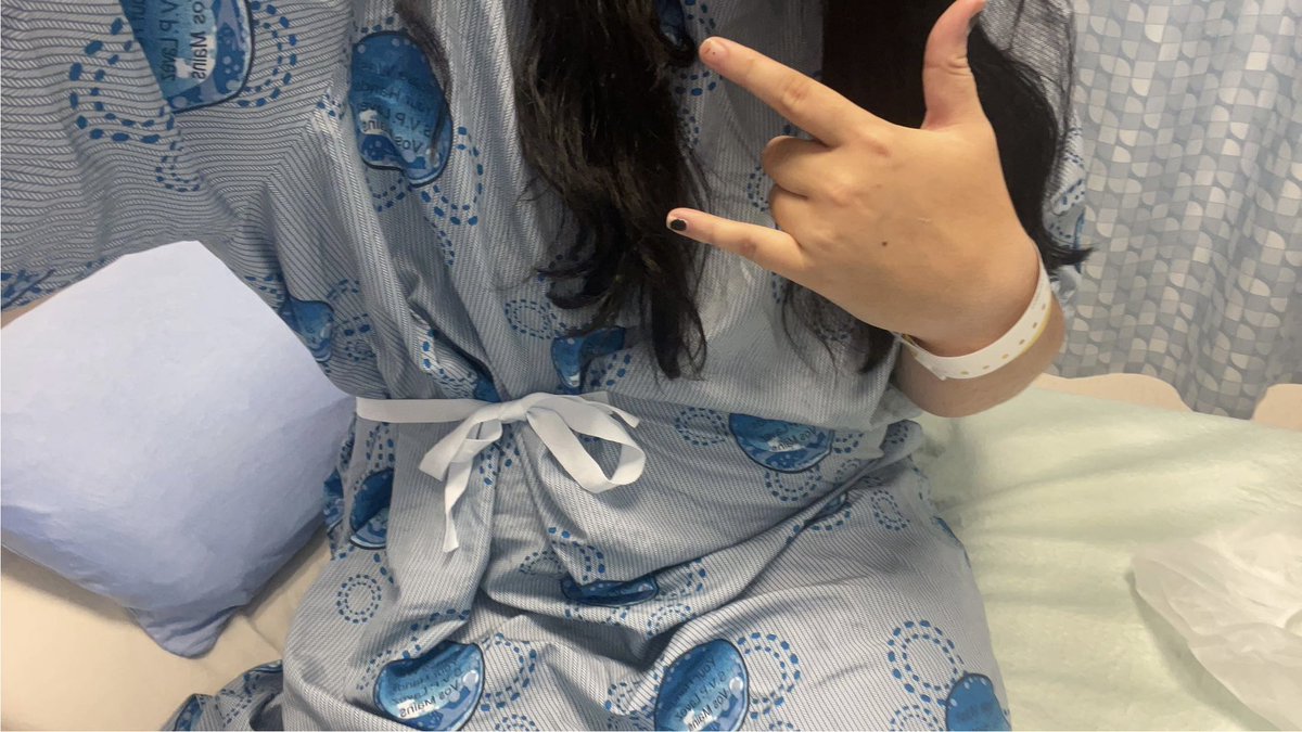 CaseyGhosted's tweet photo. surgery time 💪 (i'm terrified) https://t.co/w91vUG2FiJ