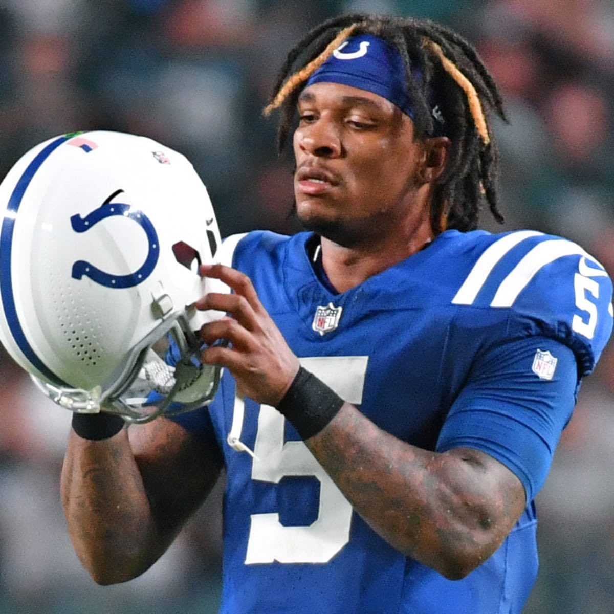 jasrifootball's tweet photo. Wow: #Colts rookie QB Anthony Richardson spent EIGHT hours at the Colts facility on Tuesday despite having the day OFF, so he could get a jump start on preparation for the team’s game against the #Jaguars, per @HolderStephen 

Richardson is extremely dedicated to his team and is putting in the extra work. Makes sense why he was named a team captain👏 

His teammates gotta respect that and feed off of that energy. This kids gonna be great