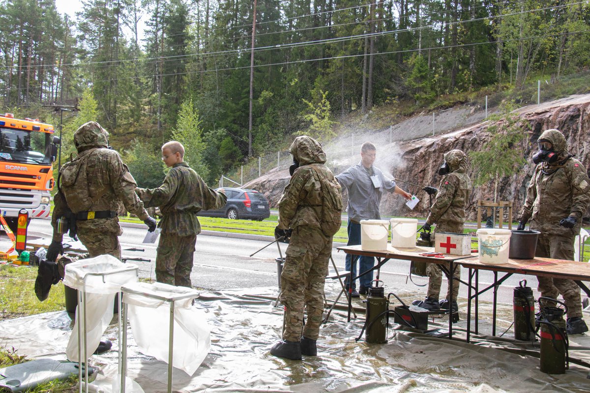 Maavoimat's tweet photo. On Monday in Helsinki, the troops were kept busy with exercises that had evolved into multi-patient situations. The chemical attacks on the metro and Kamppi shopping center were addressed in collaboration with authorities.
#Reccex23 #StrongerTogether #CBRN #NORDEFCO #MASCAL https://t.co/p2l39h2JIS