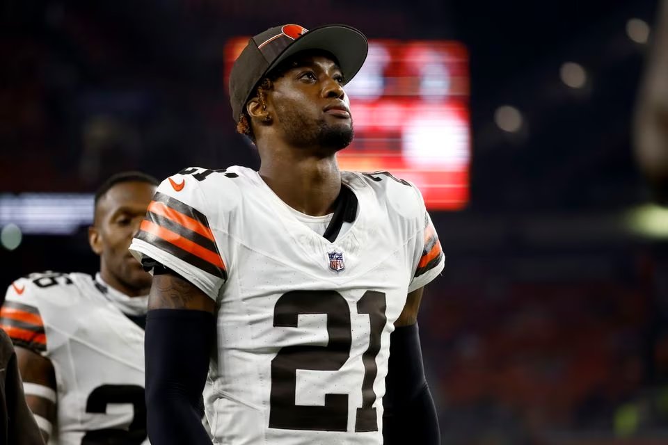 MoreForYou_CLE's tweet photo. Denzel Ward will return to practice today, he says.

Huge news. #DawgPound https://t.co/6veOgrKJLs